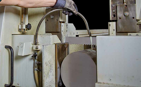 如何提高双金属带锯条锯切稳定性，并降低锯条磨损？